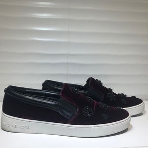 Micheal Kors guinda sneakers